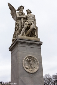 Statue auf der Schlossbrücke