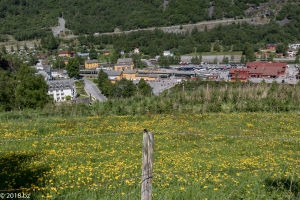 Flam, Spaziergang, Blick zum Terminal