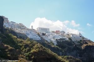 Santorini, von der Anlegestelle zum Ort